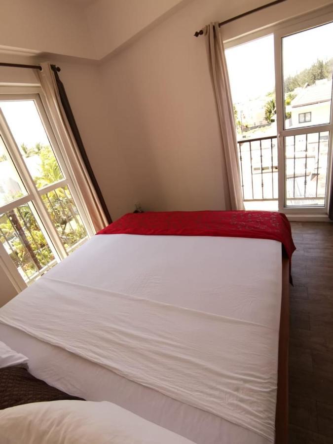 Rayon Vert Bleuphorie Beach Apartment Flic-en-Flacq Exterior foto